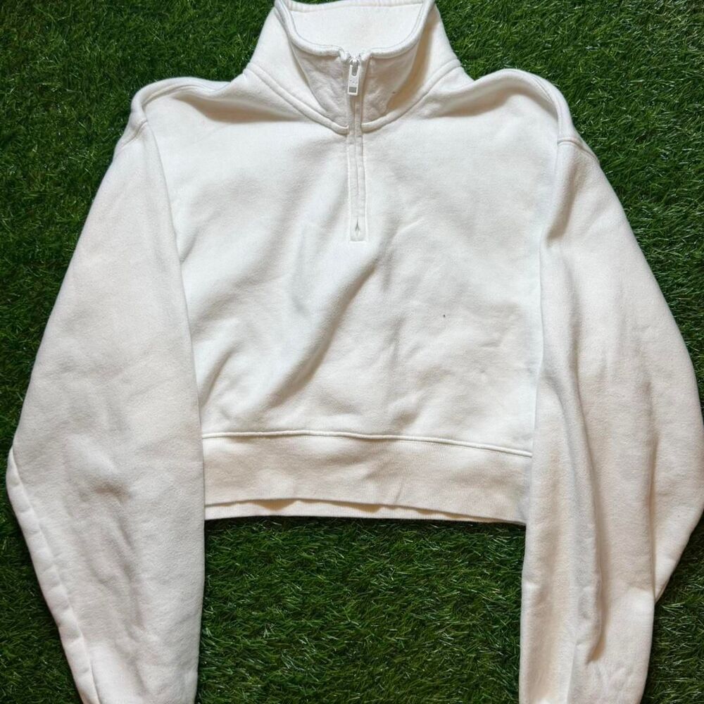 Aritzia Women's White and Cream Sweatshirt